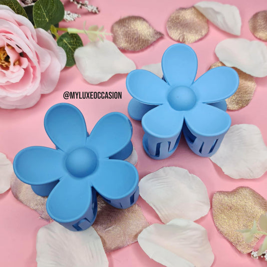 Blue flower hair claw clips
