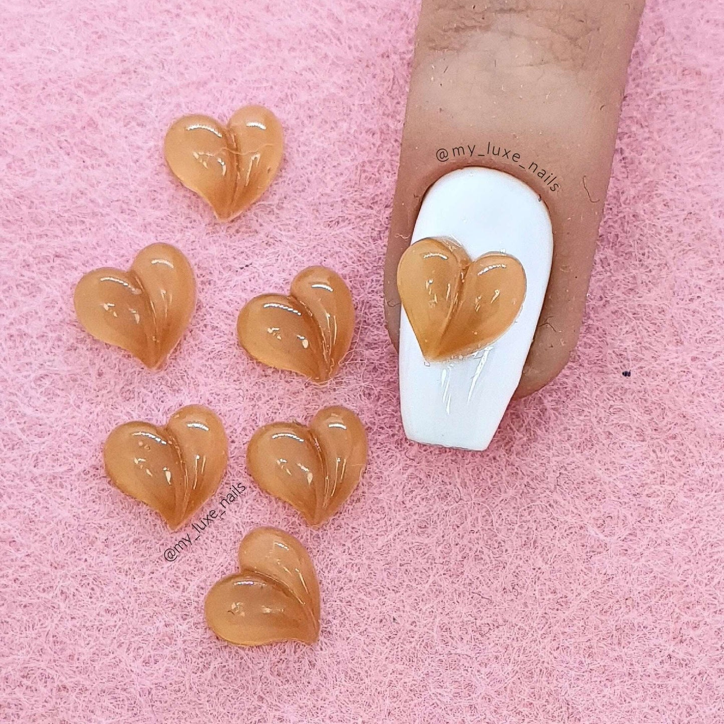 3D Hearts - Nail art